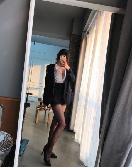 欧美明星高腰牛仔裤街拍_BD英语免费观看视频