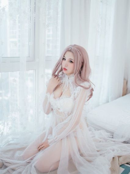 欧美时装秀女模_4K天堂在线